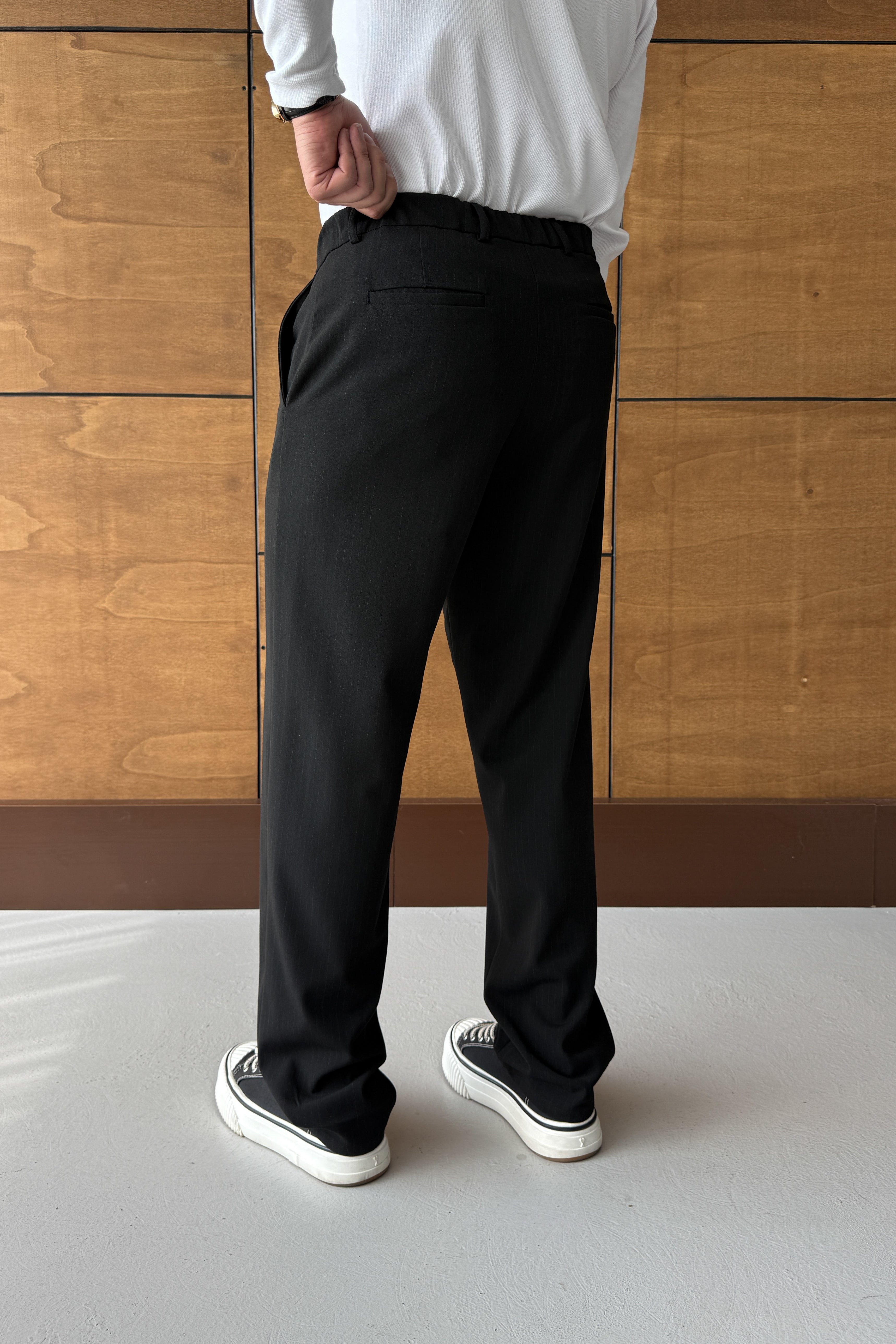 BAGGY KALIP ÇİZGİLİ KUMAŞ PANTOLON • SİYAH