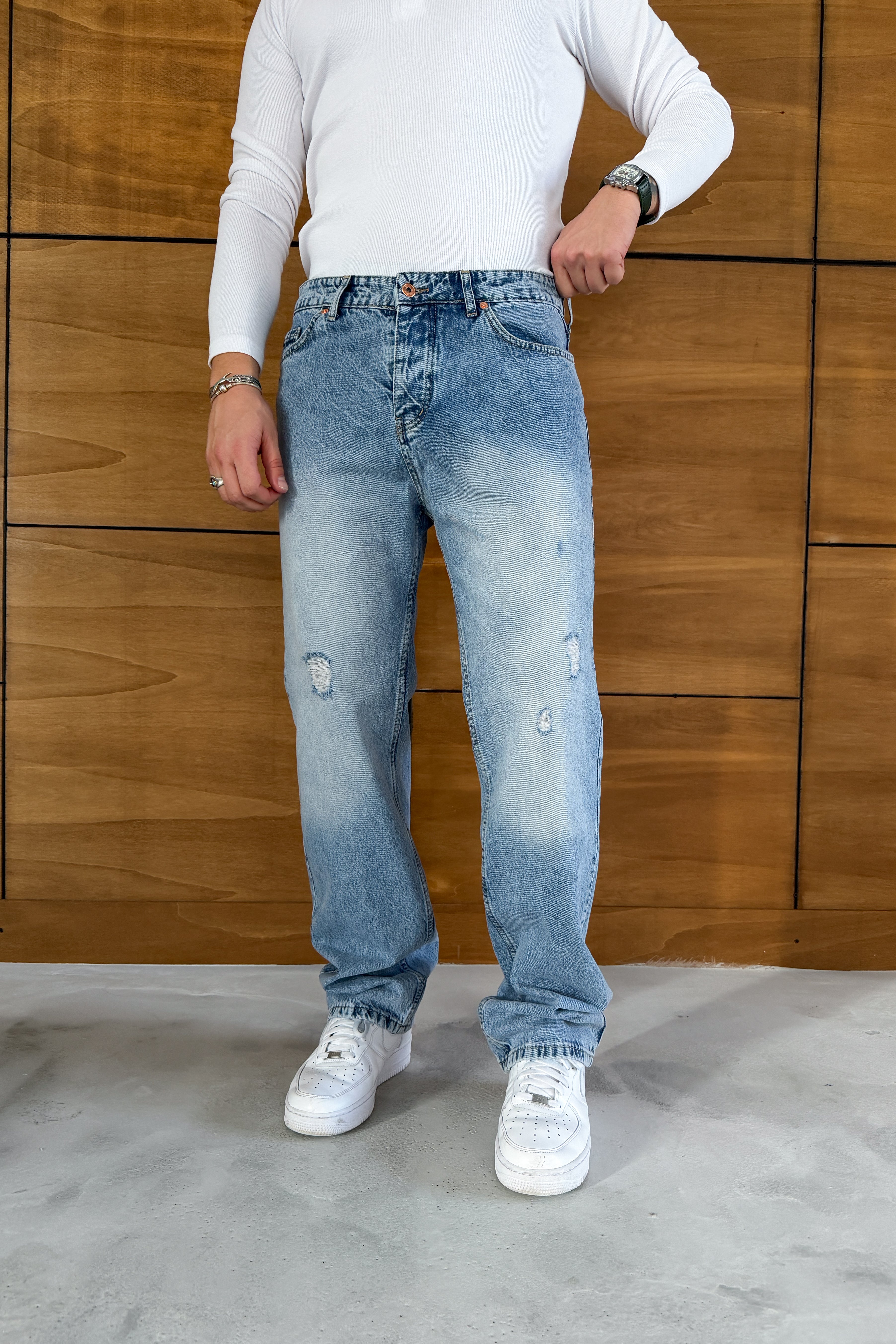 BAGGY FİT YIRTIKLI TAŞLANMIŞ KOT PANTOLON • AÇIK MAVİ