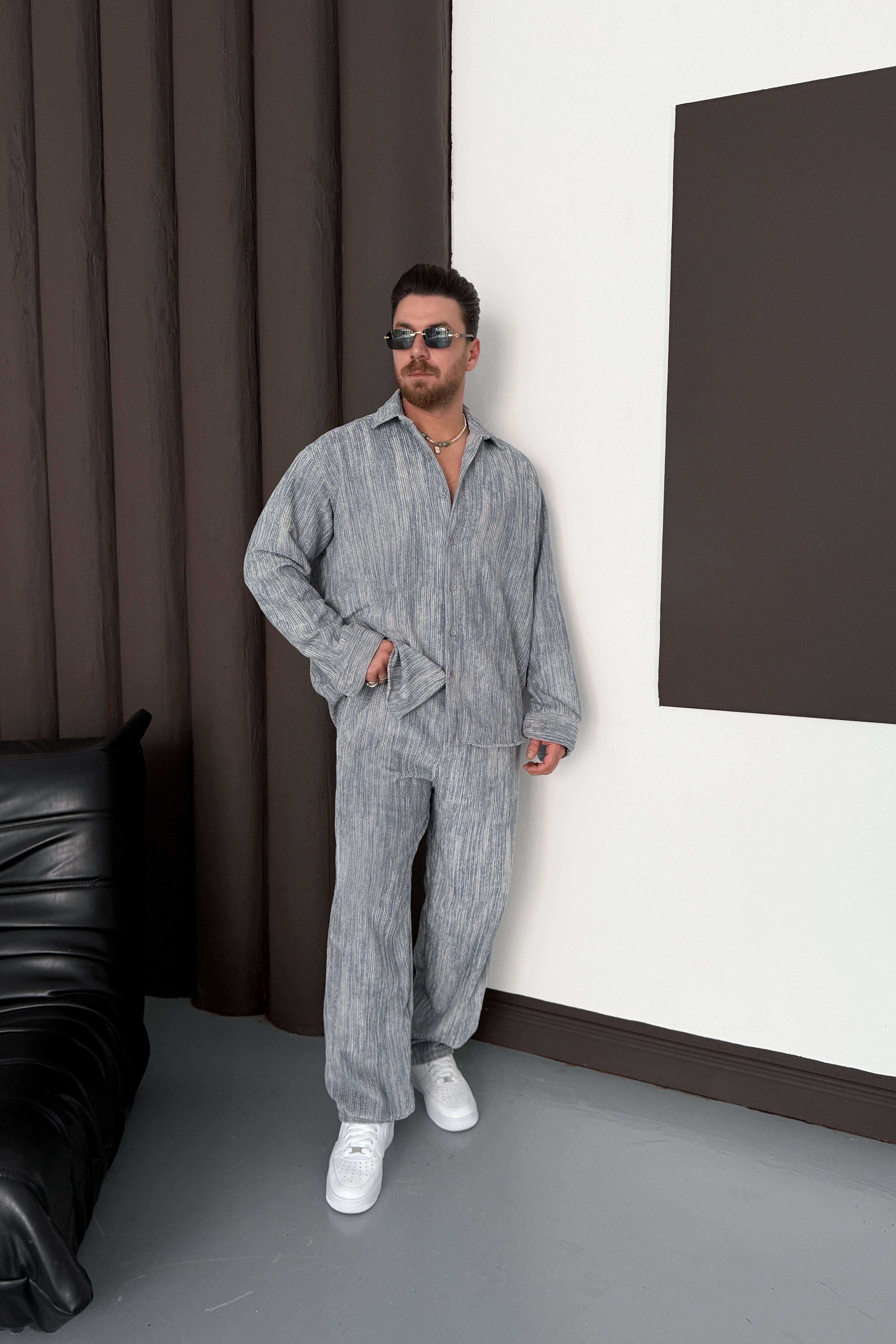 OVERSİZE EFEKTLİ YIKAMA DETAYLI KADİFE TAKIM • GRİ-MAVİ