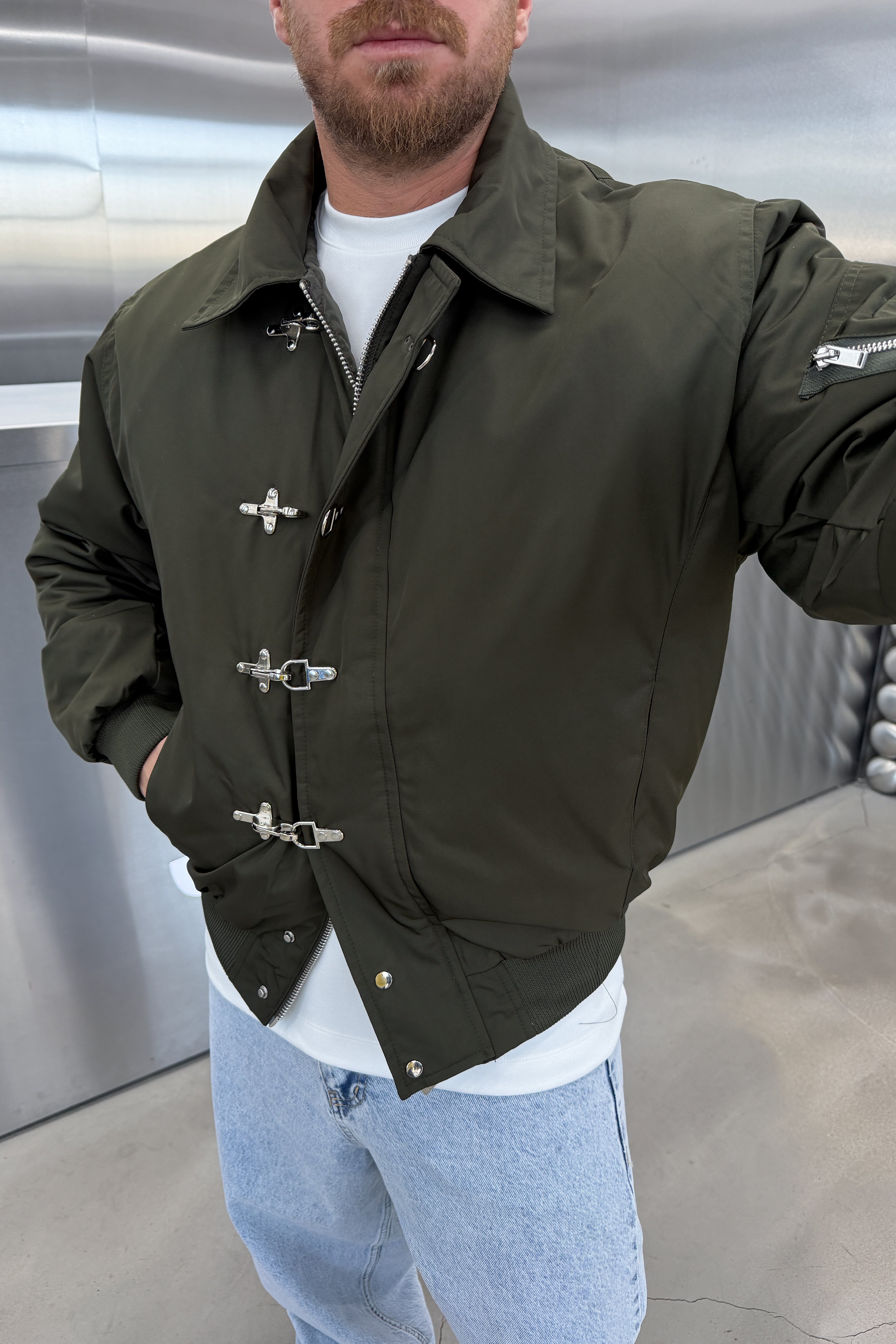 OVERSİZE METAL AKSESUARLI BOMBER MONT • HAKİ