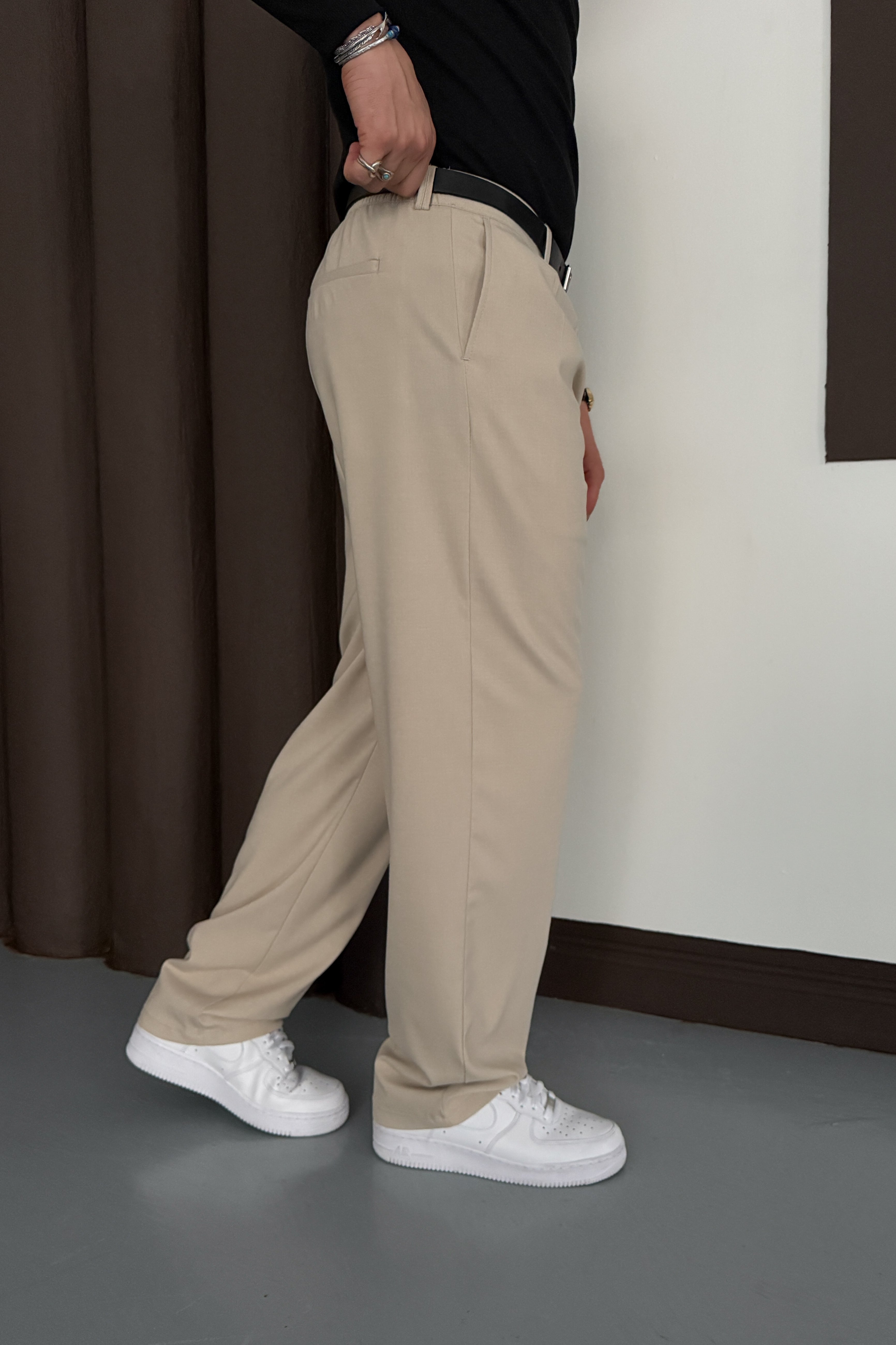 BAGGY KALIP PİLELİ KUMAŞ PANTOLON • BEJ