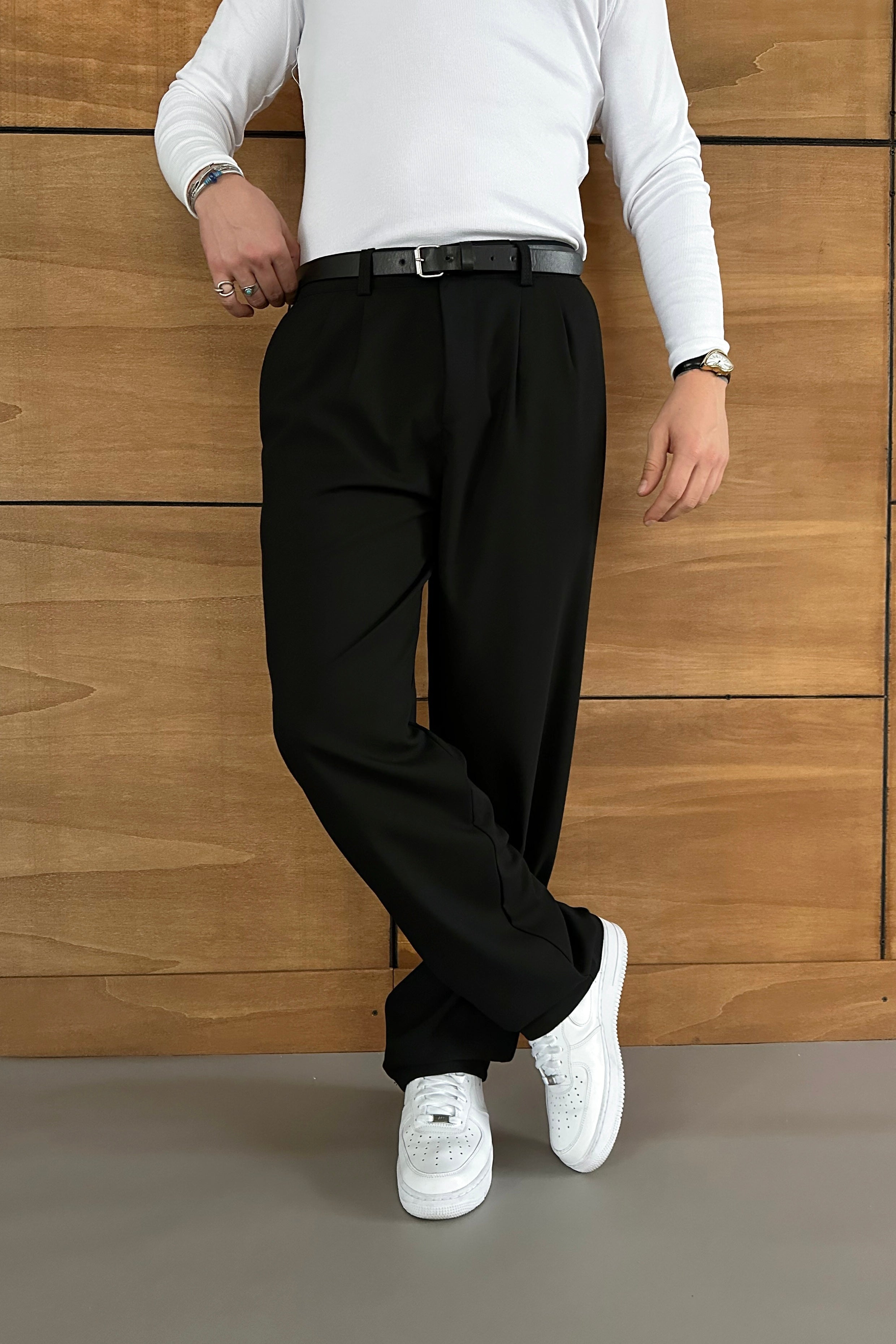 BAGGY KALIP PİLELİ KUMAŞ PANTOLON • SİYAH