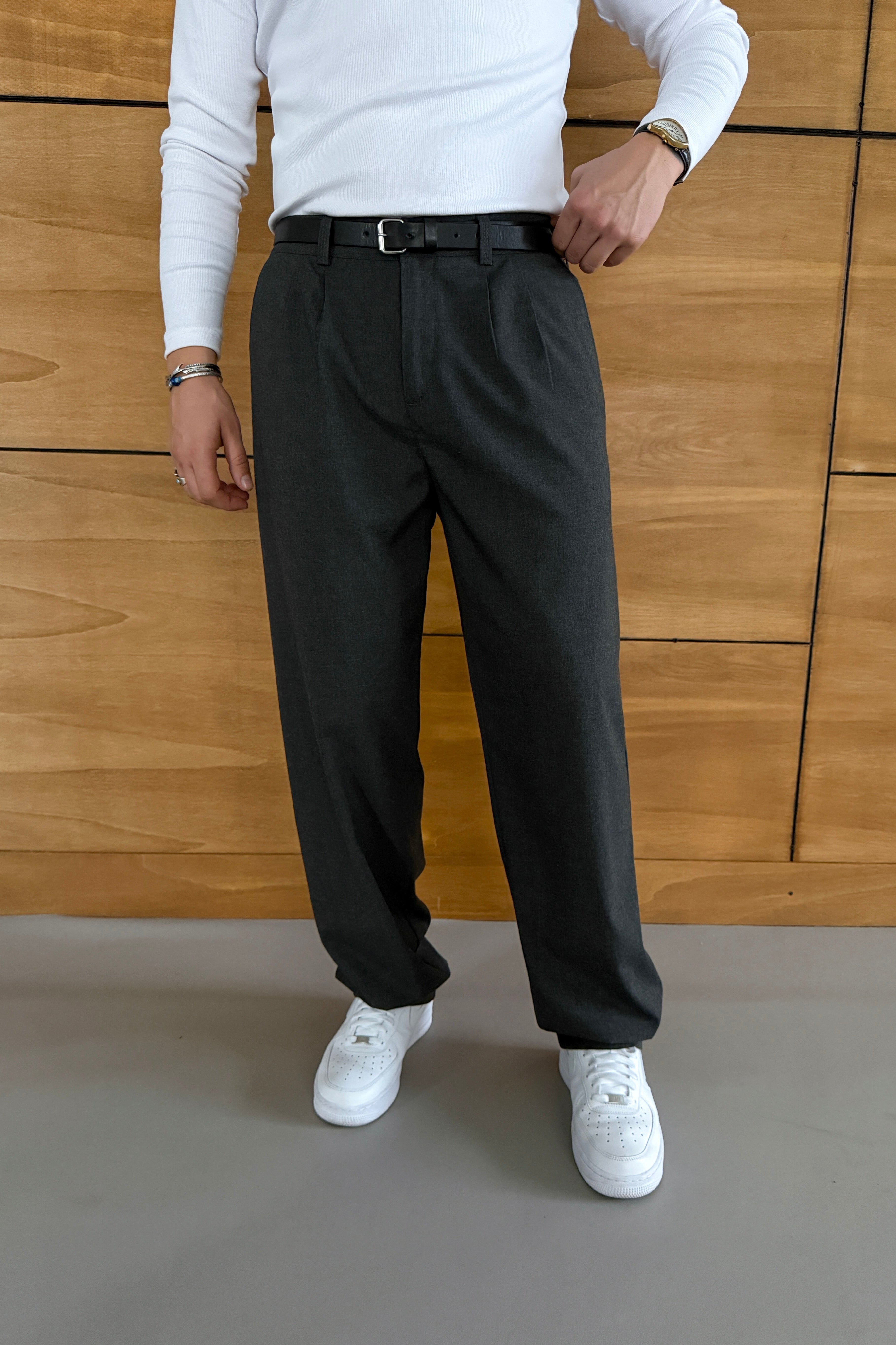 BAGGY KALIP PİLELİ KUMAŞ PANTOLON • ANTRASİT