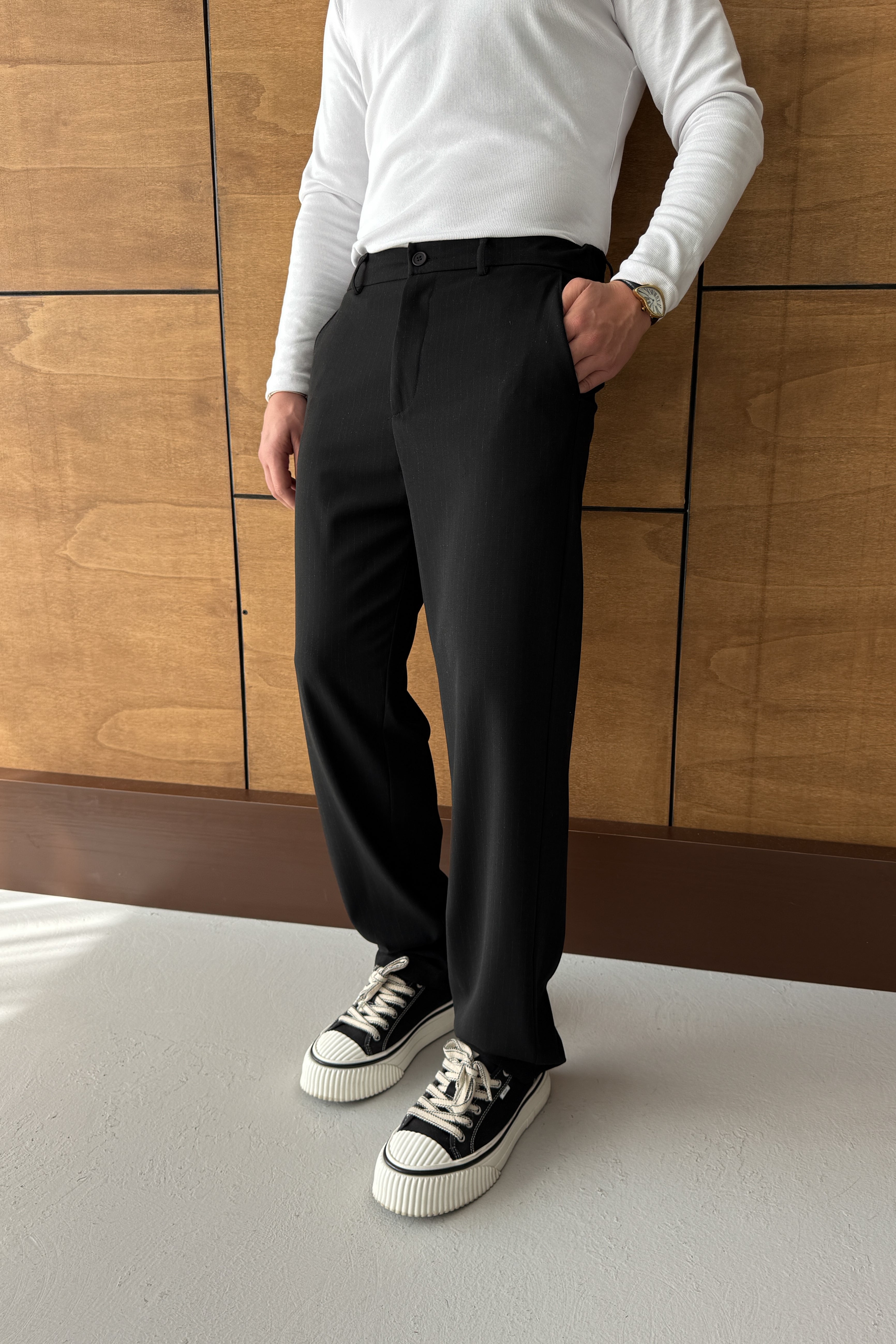 BAGGY KALIP ÇİZGİLİ KUMAŞ PANTOLON • SİYAH