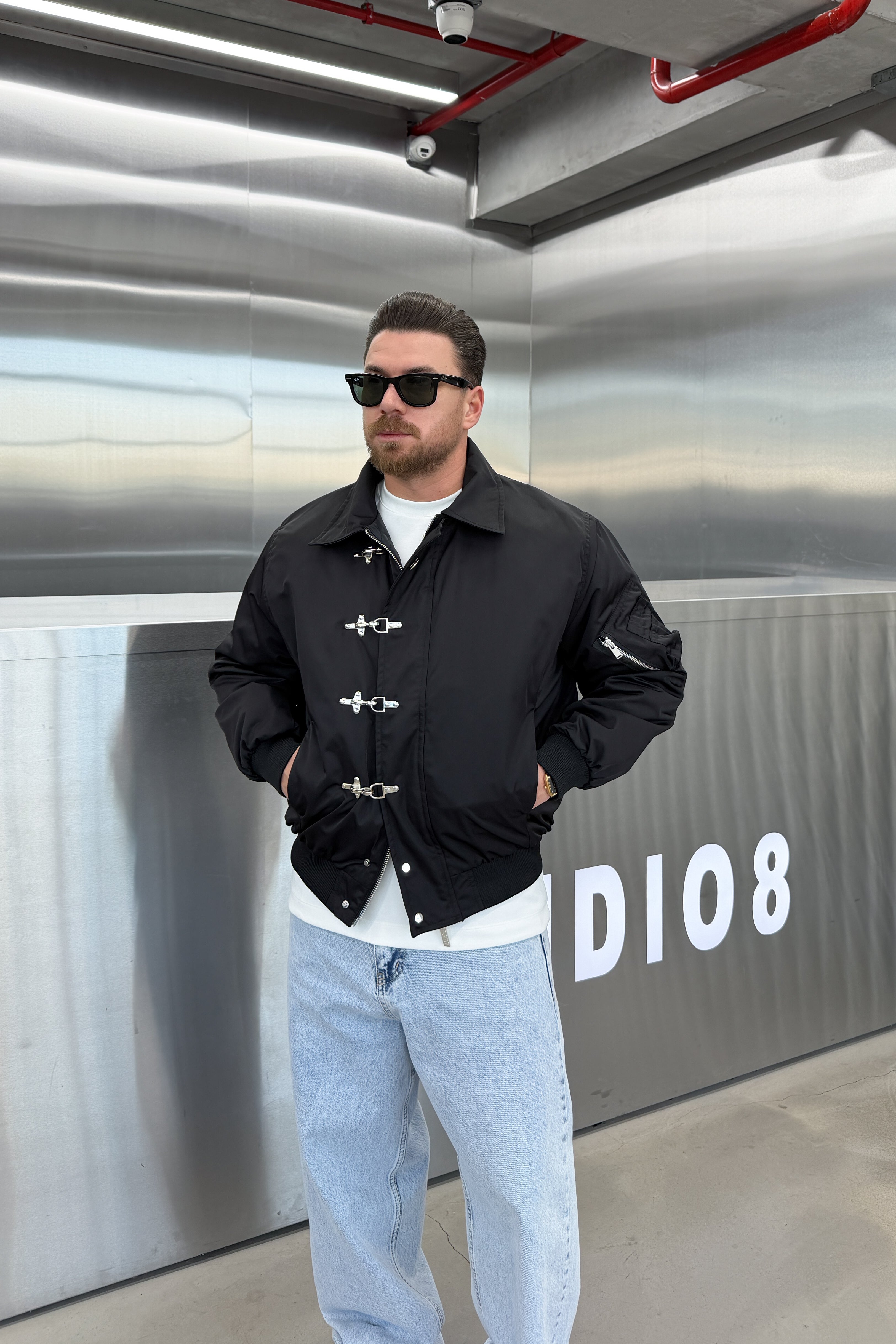 OVERSİZE METAL AKSESUARLI BOMBER MONT • SİYAH