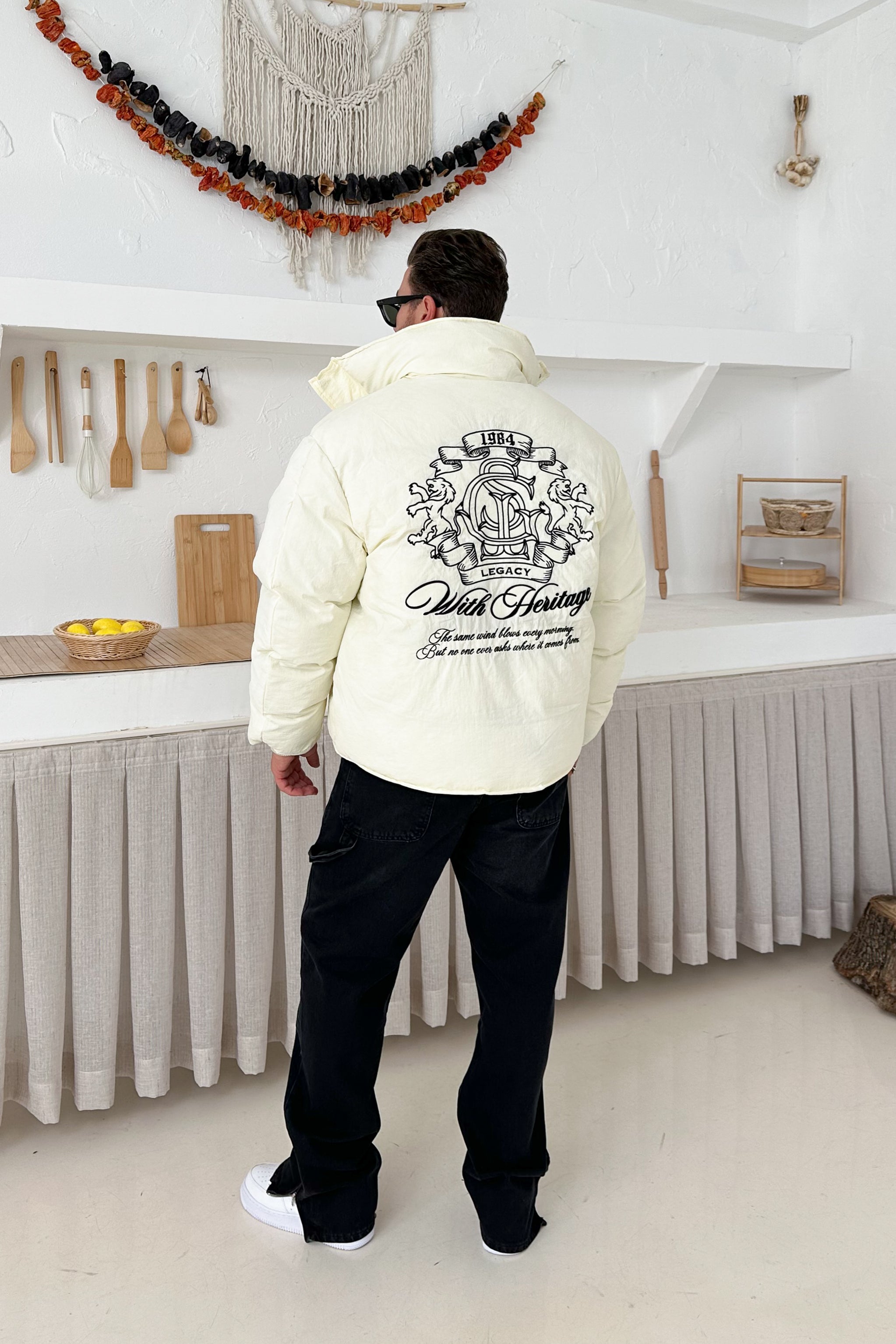 OVERSİZE NAKIŞLI ŞİŞME  MONT • KREM