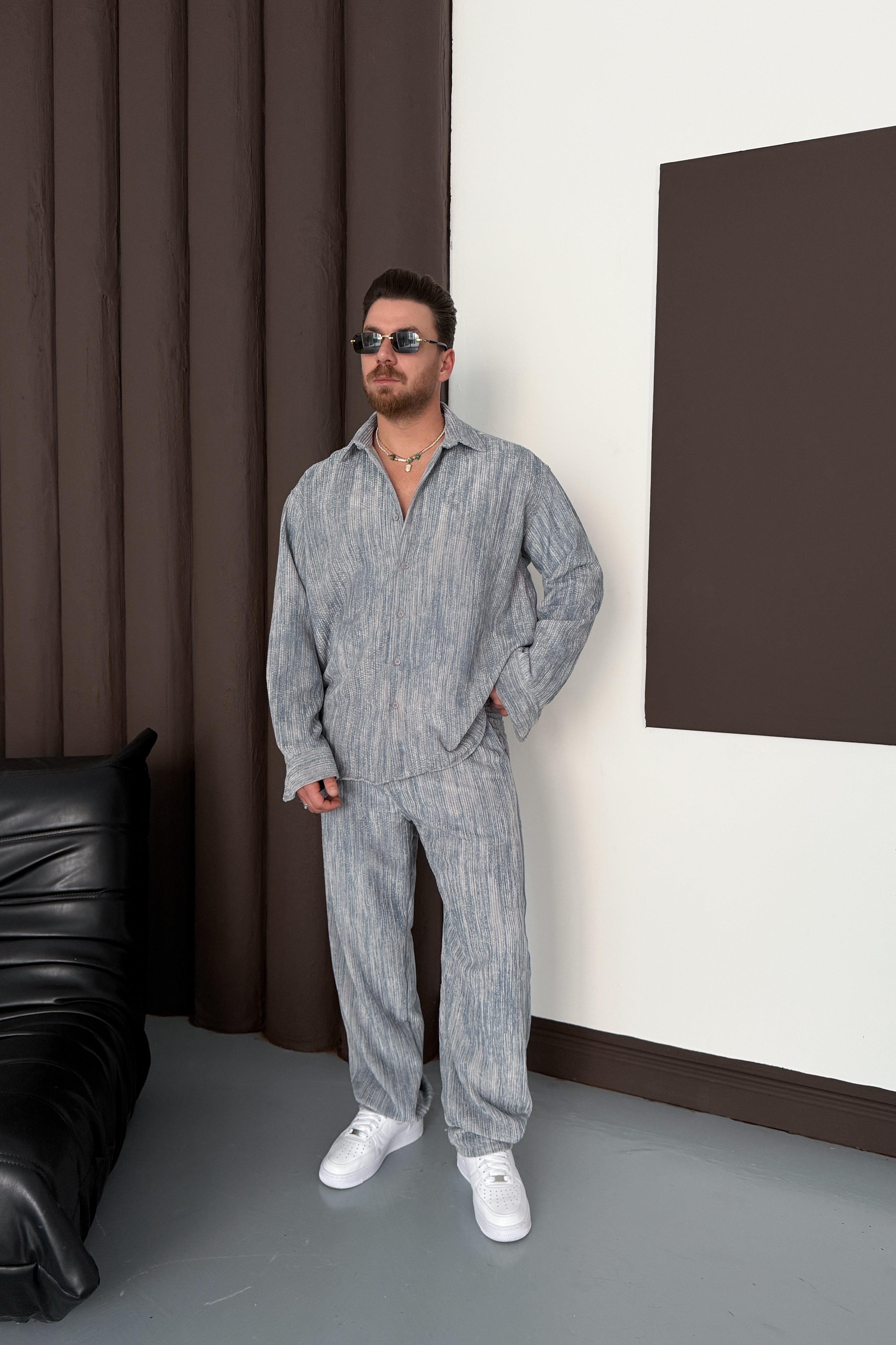 OVERSİZE EFEKTLİ YIKAMA DETAYLI KADİFE TAKIM • GRİ-MAVİ