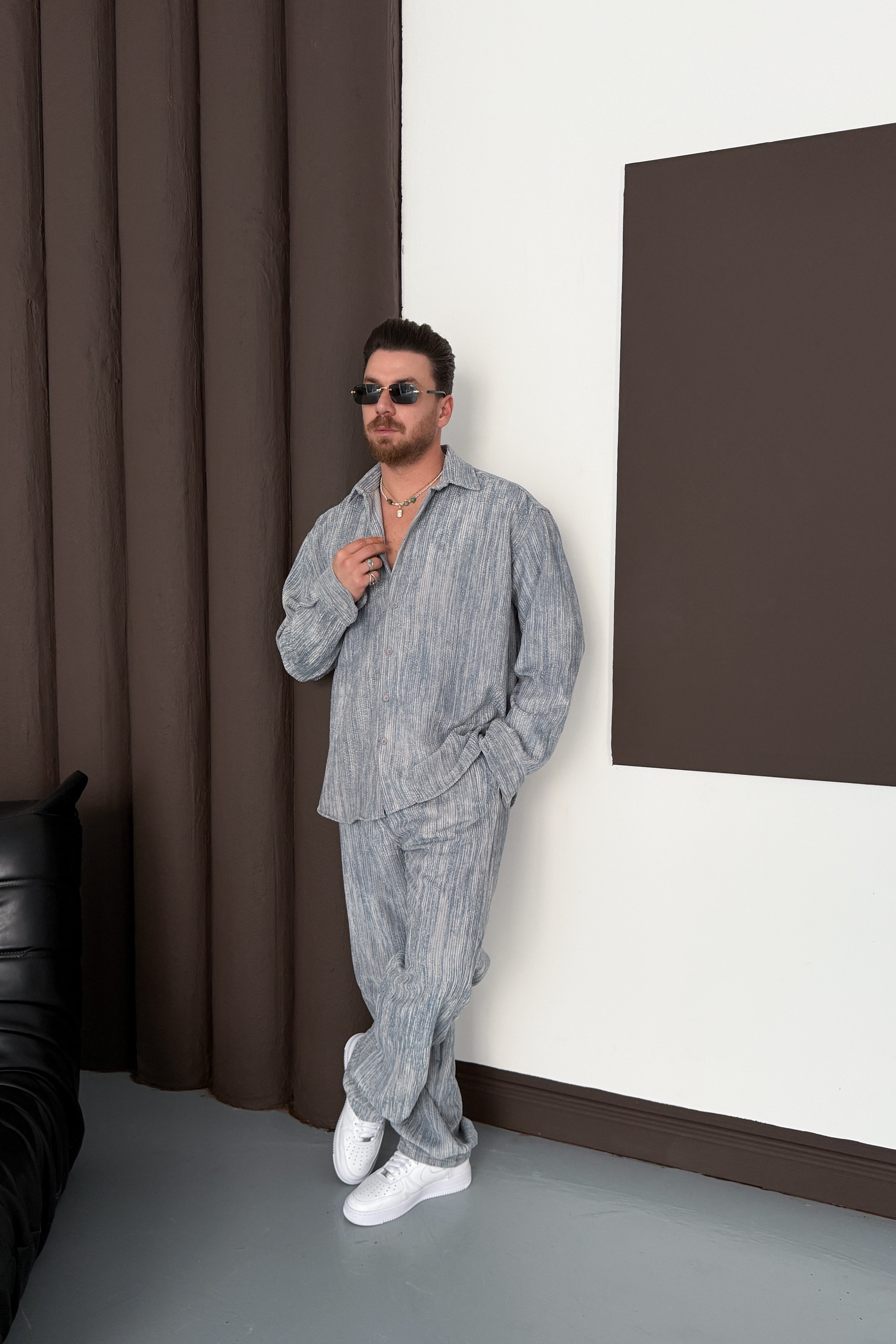 OVERSİZE EFEKTLİ YIKAMA DETAYLI KADİFE TAKIM • GRİ-MAVİ