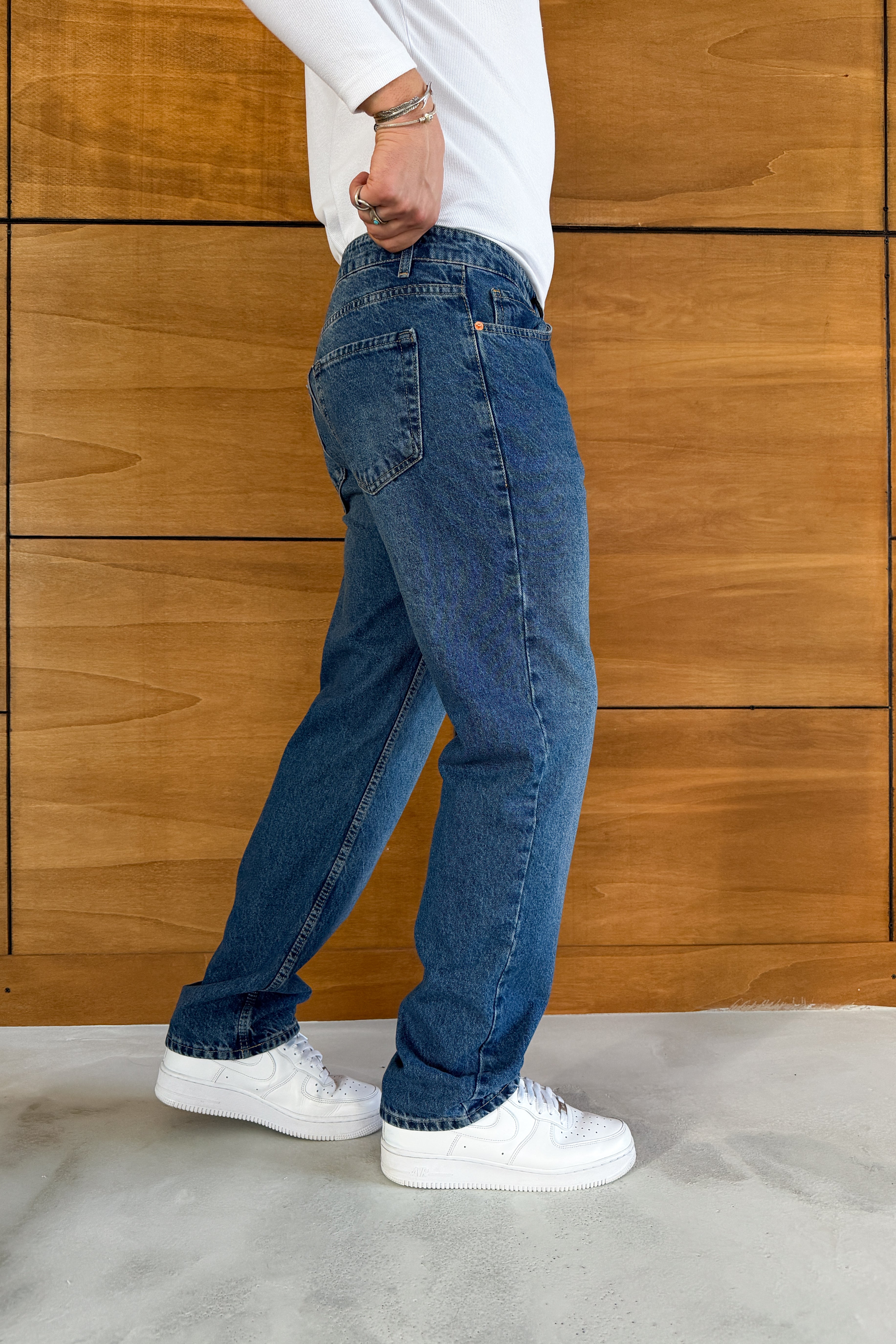 BAGGY FİT TAŞLANMIŞ KOT PANTOLON EFEKTLİ • LACİVERT