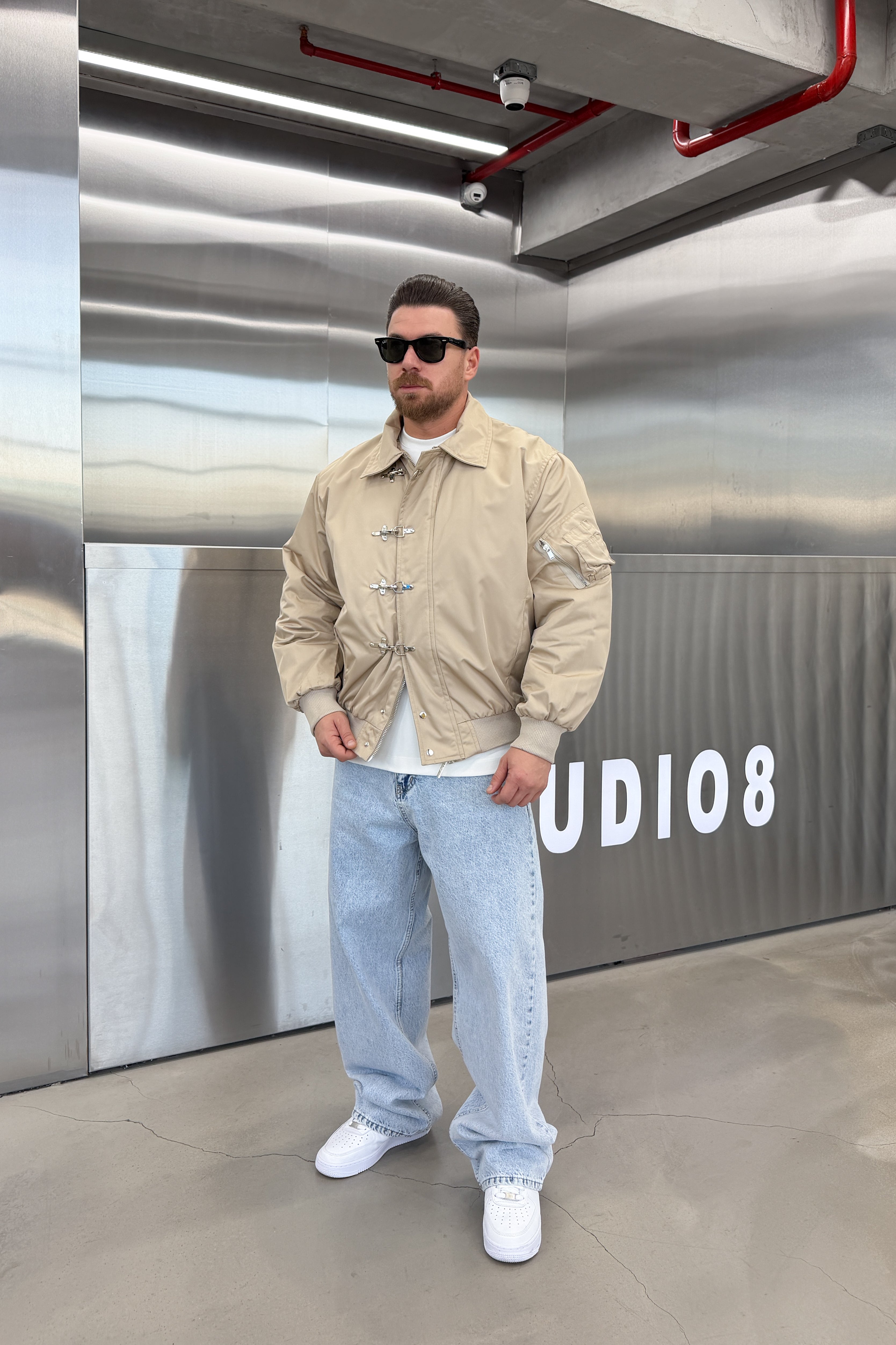 OVERSİZE METAL AKSESUARLI BOMBER MONT • BEJ