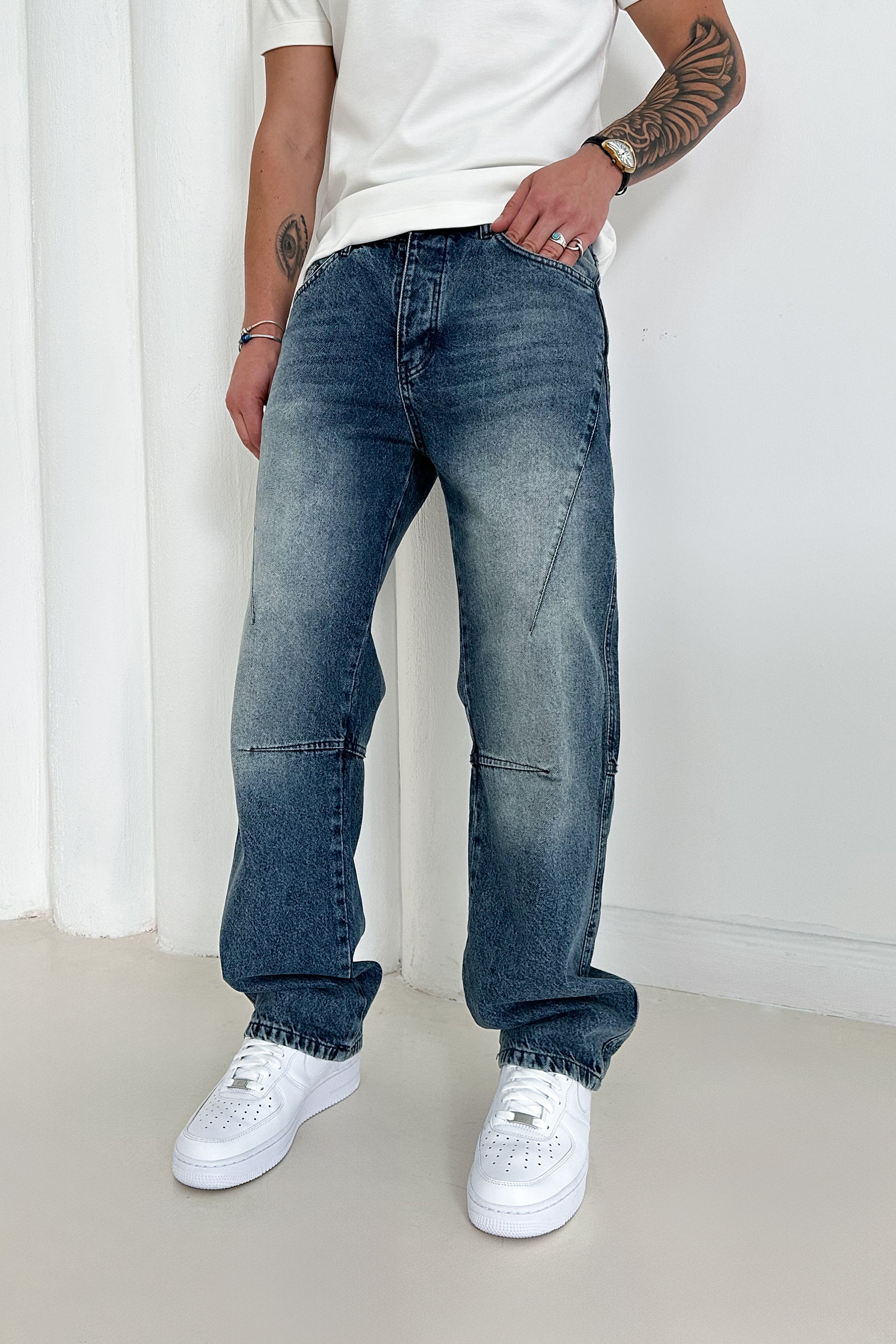 BOL KALIP DİKİŞ DETAY KOT PANTOLON • TAŞLANMIŞ LACİVERT 3147