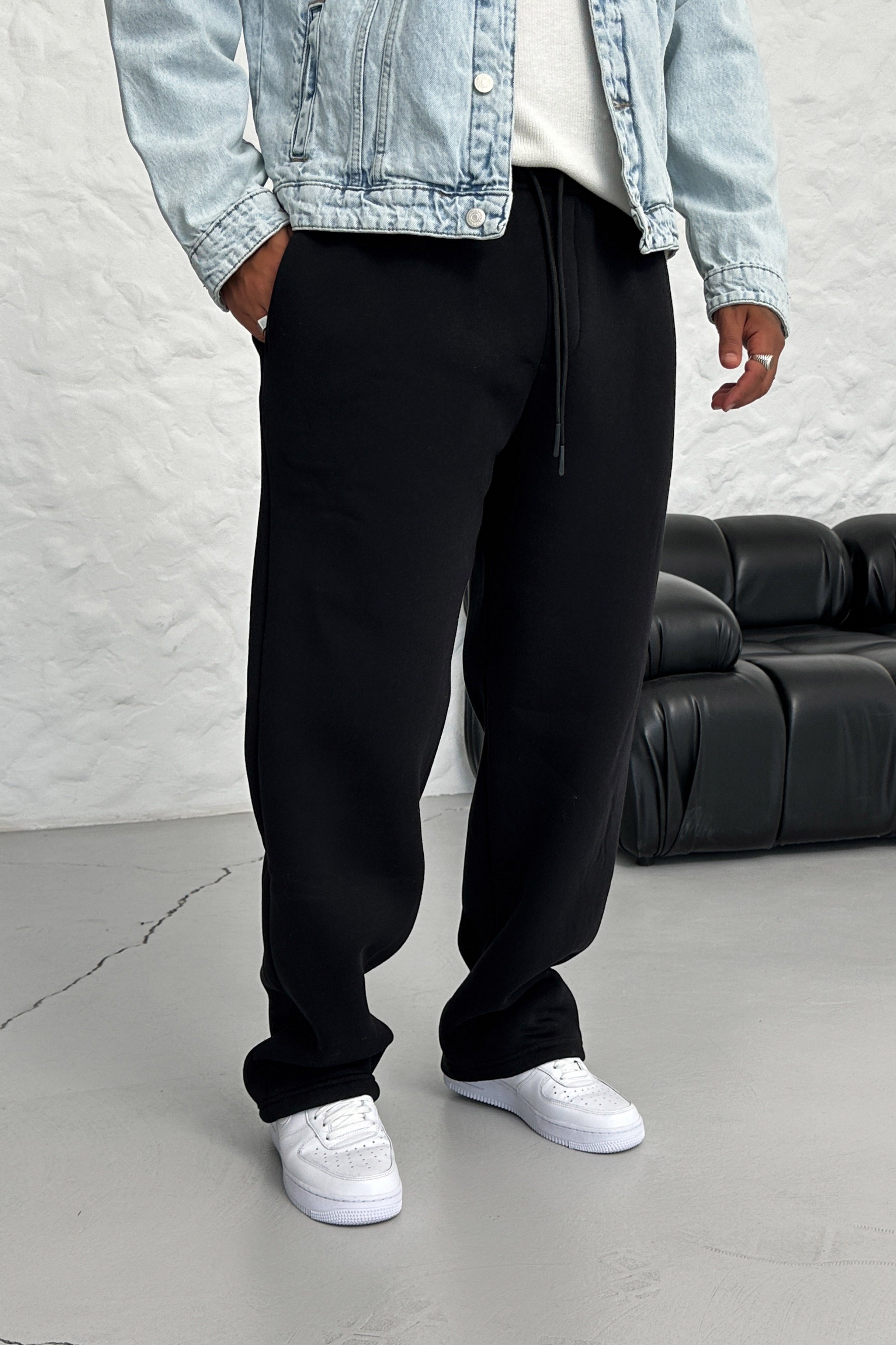 BAGGY KALIP ÜÇ İPLİK EŞOFMAN • SİYAH