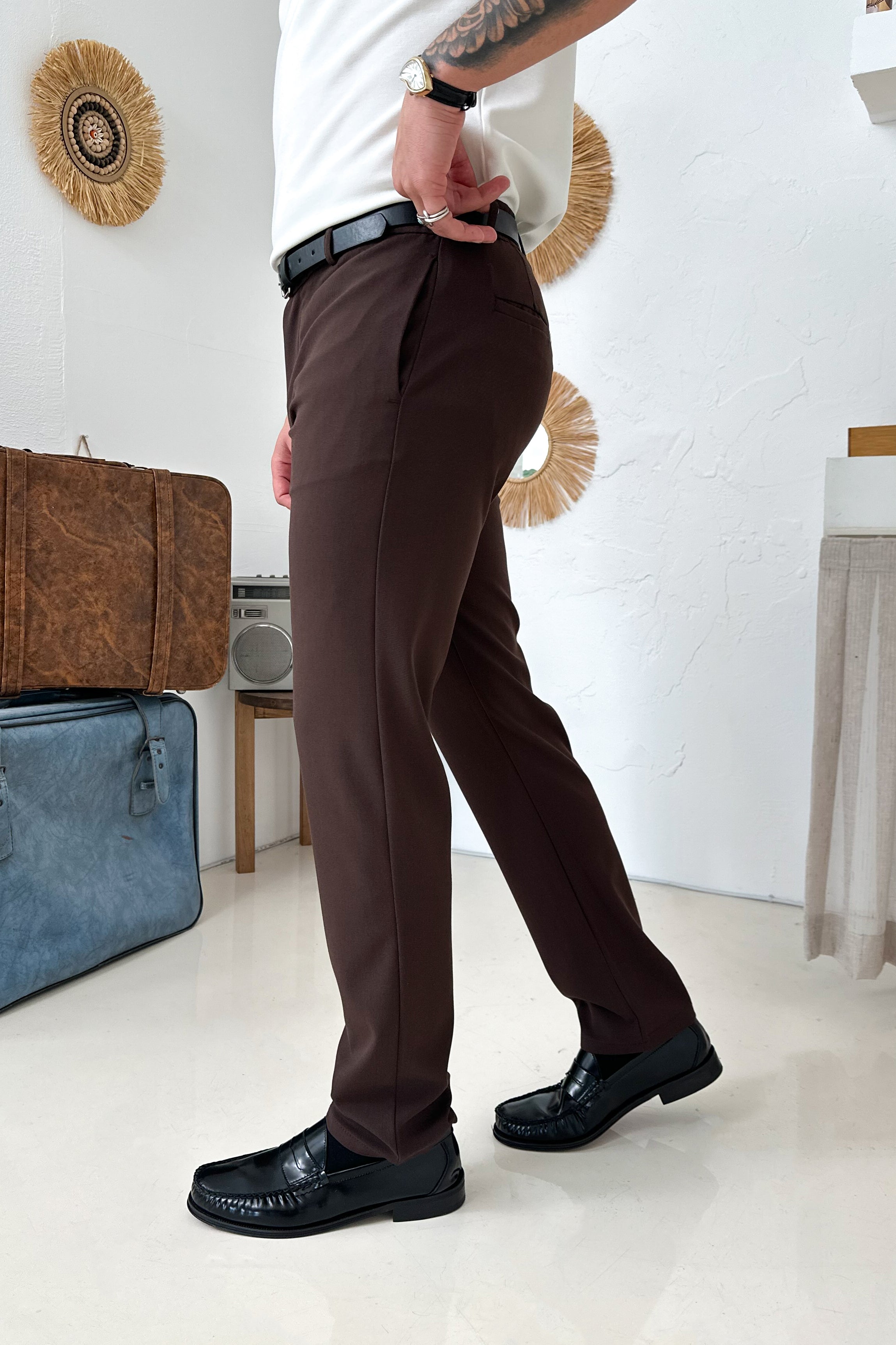 REGULAR FİT KUMAŞ PANTOLON • KAHVERENGİ