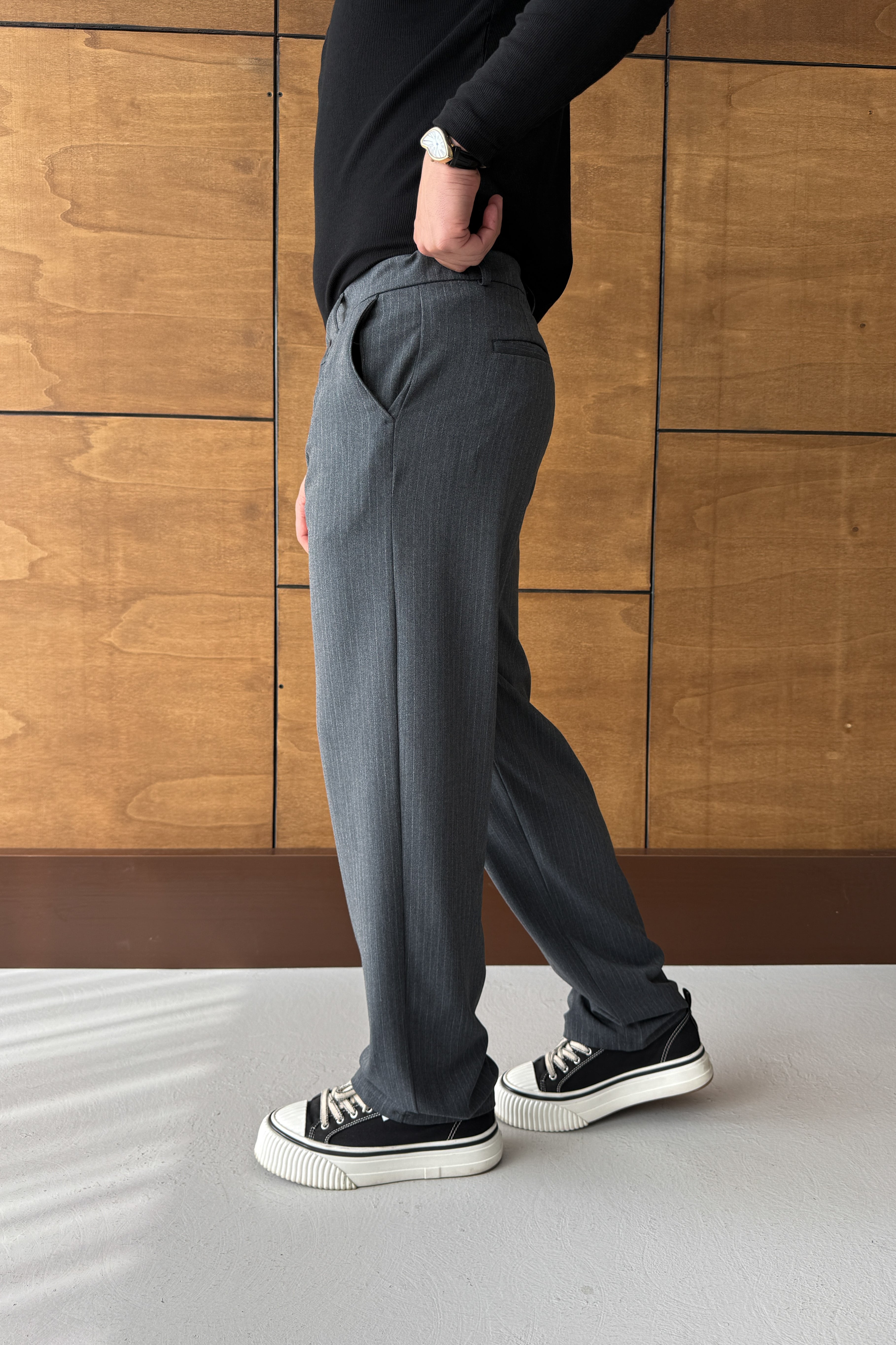 BAGGY KALIP ÇİZGİLİ KUMAŞ PANTOLON • ANTRASİT