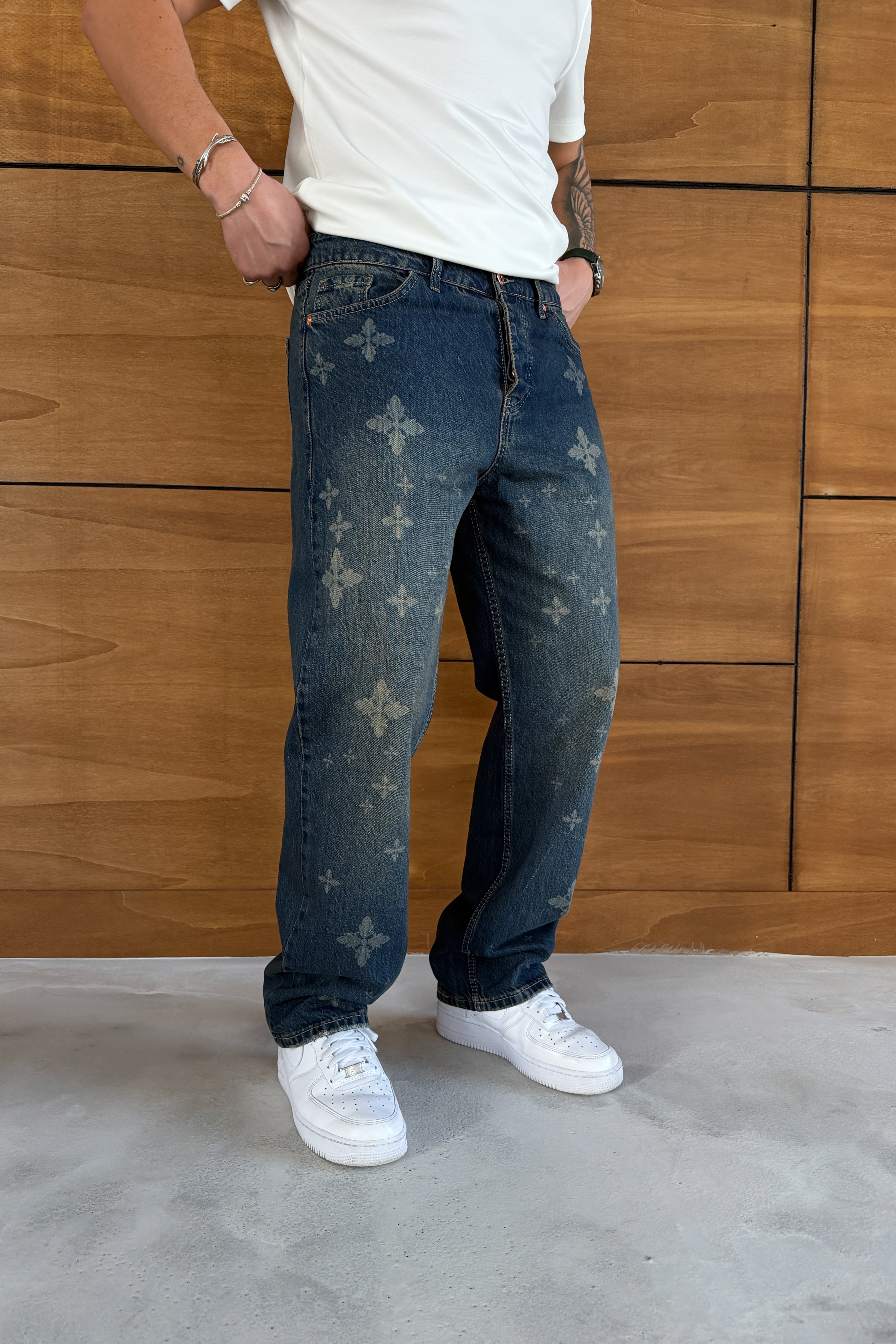 BOL KALIP ÇİÇEK MOTİFLİ KOT PANTOLON • KOYU LACİVERT 3135