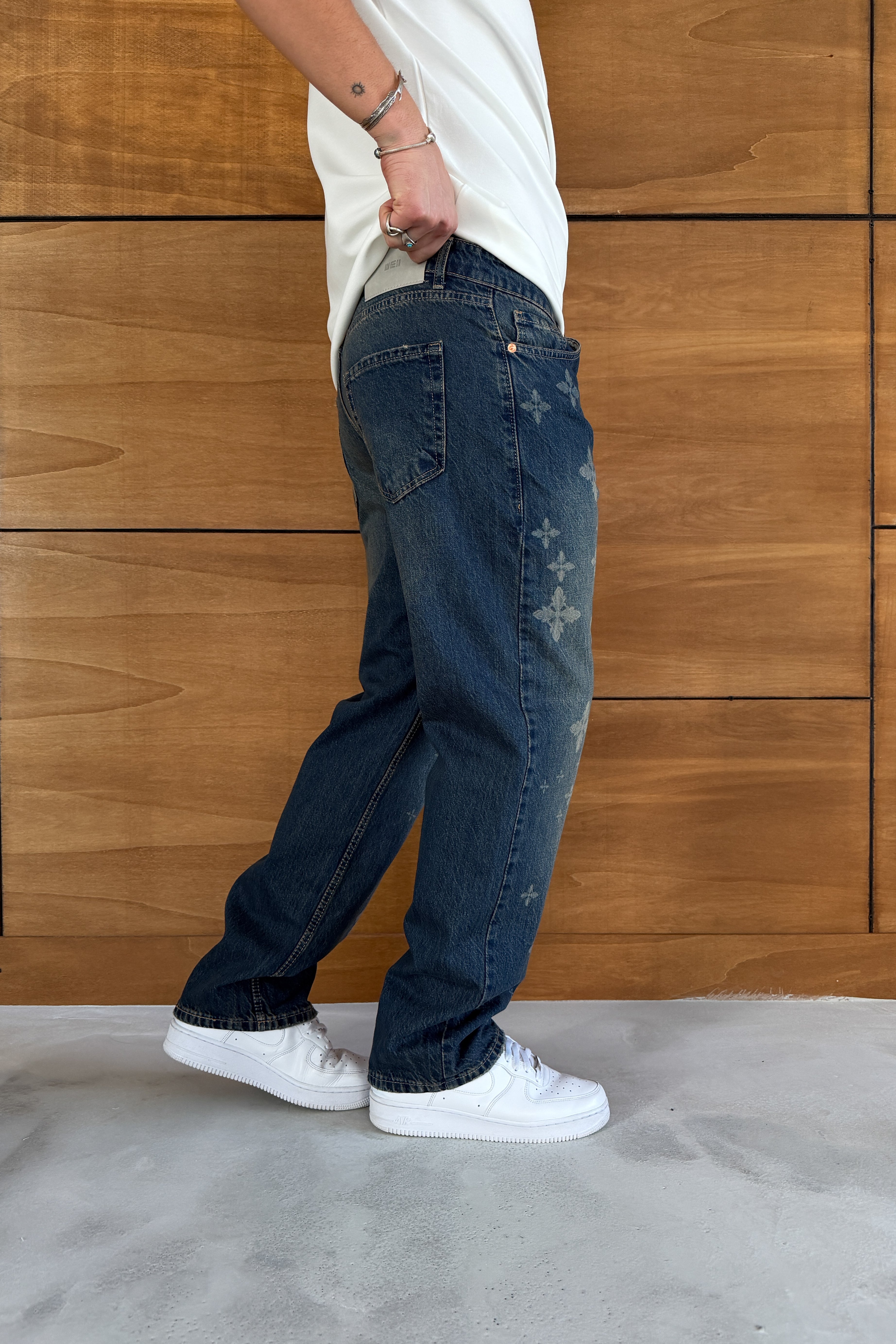 BOL KALIP ÇİÇEK MOTİFLİ KOT PANTOLON • KOYU LACİVERT 3135